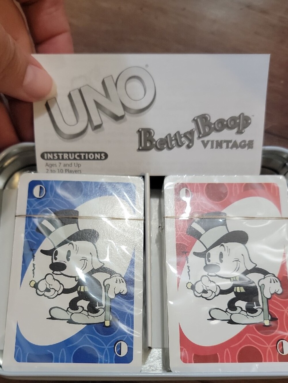 Betty Boop UNO Tin Game - Red, White, Black, Blue, Yellow, Green - Picture 2 of 3